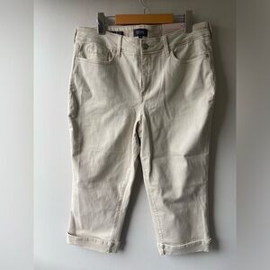 NYDJ beige cropped jeans NWT